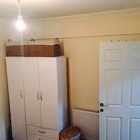New 52 Apartment *